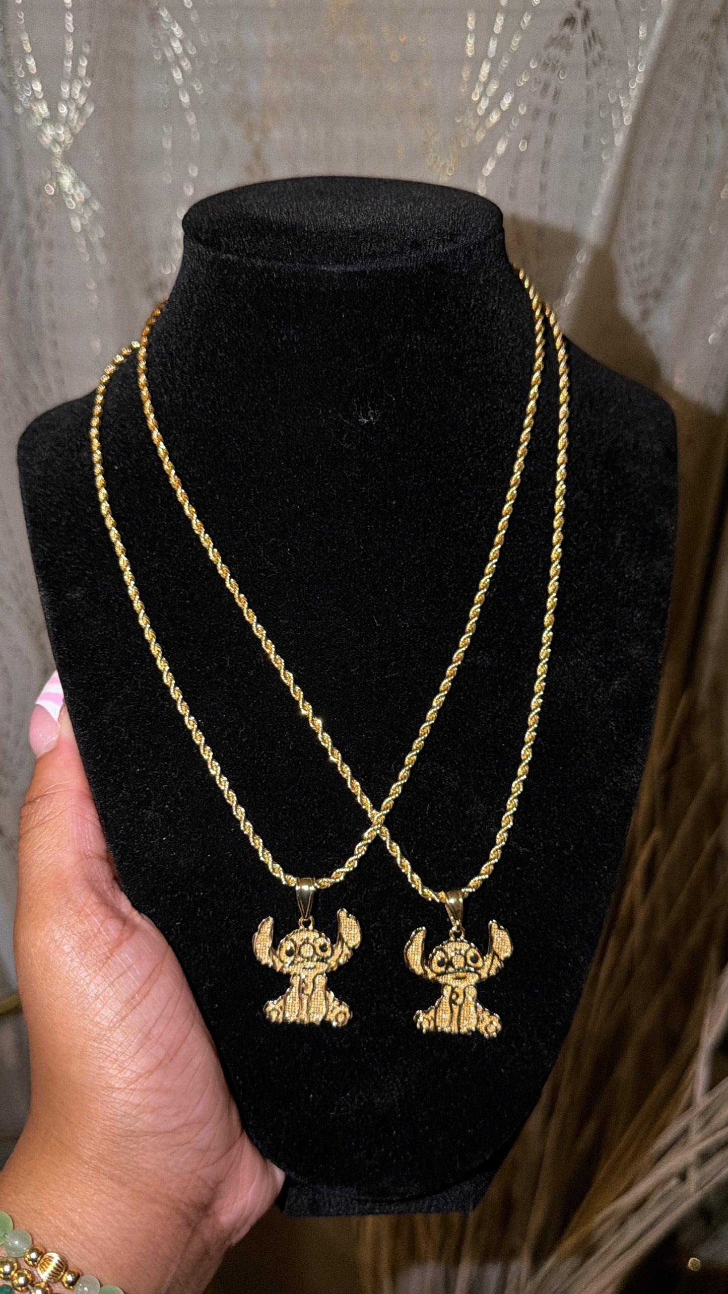 LILO PENDANT W/CHAIN