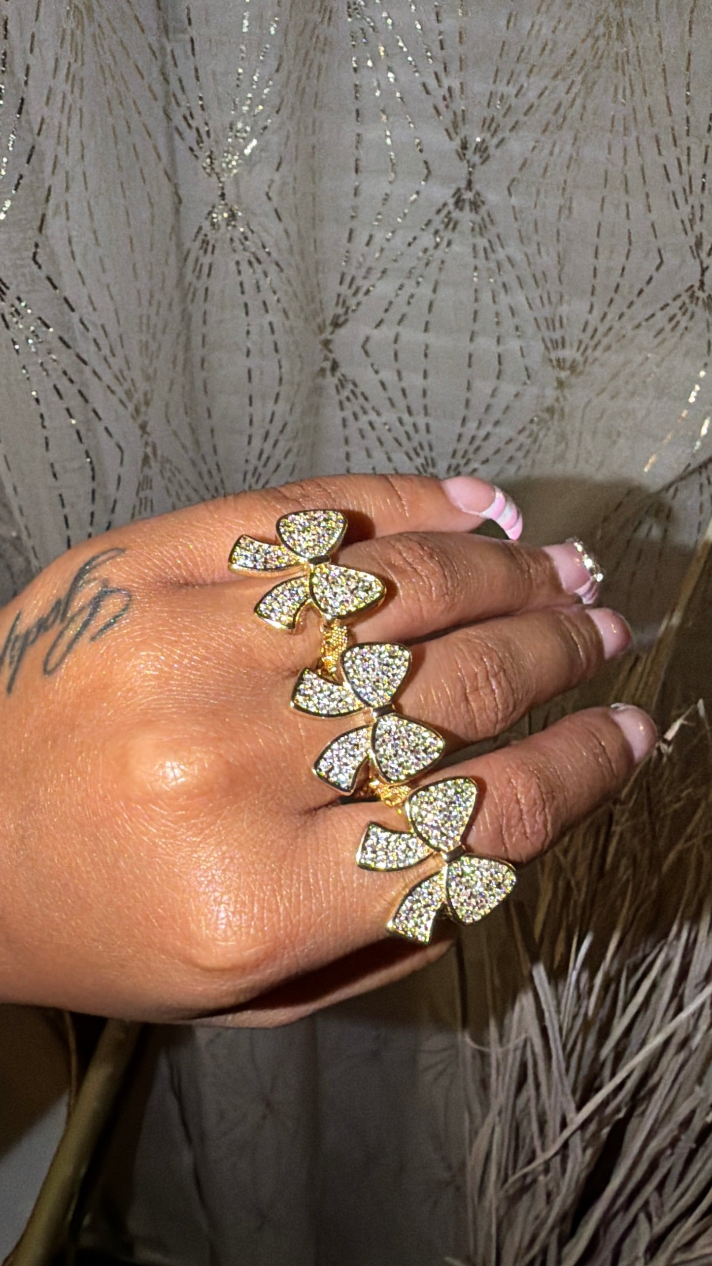 BOW RINGS