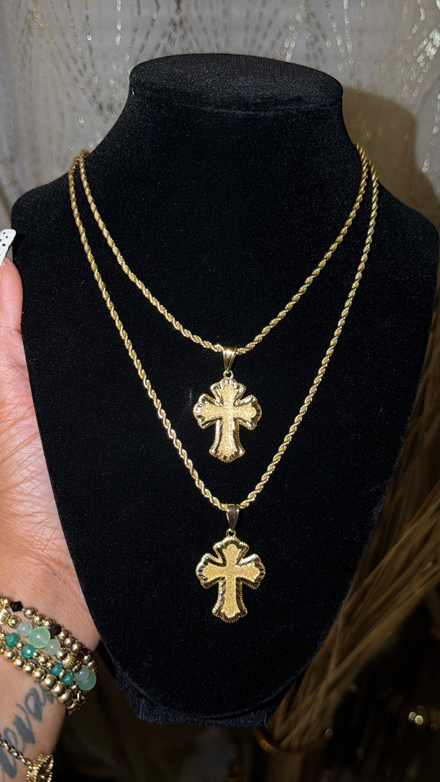 GOLD CROSS W/CHAIN